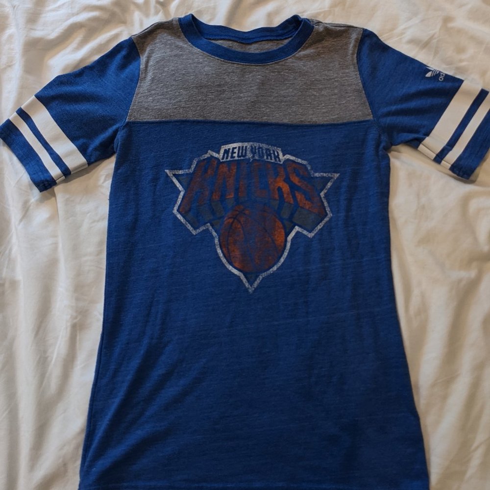 Knicks distressed tee | Adidas